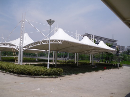 在膜结构景观中膜材应该怎么来选择